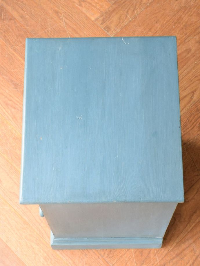 サイドキャビネットの天板