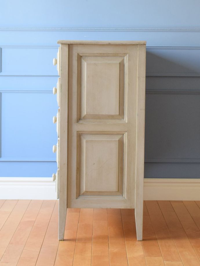 チェストの側面