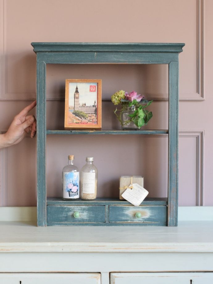 アンティークのウォールシェルフ