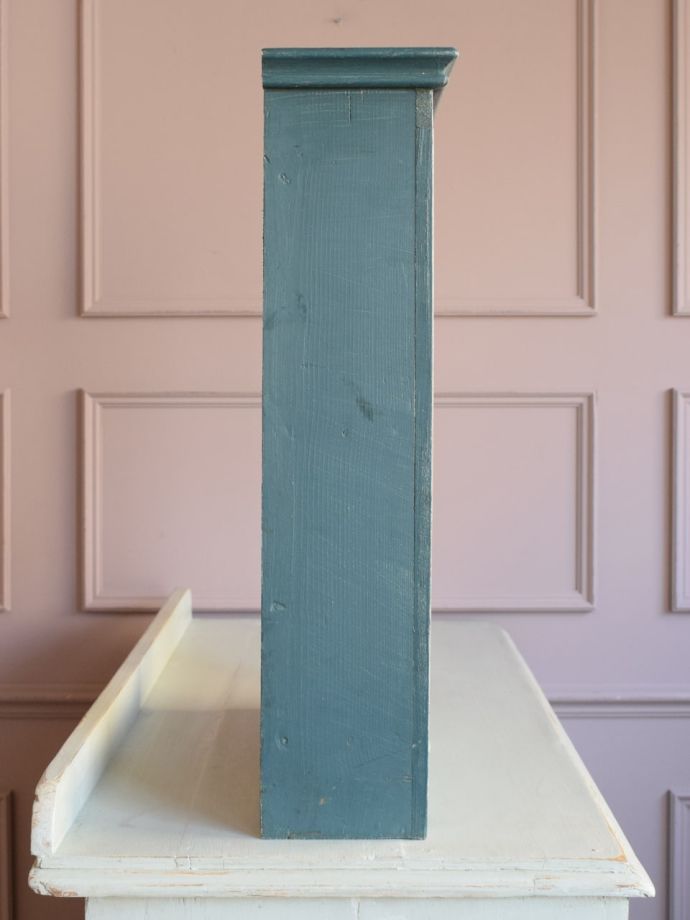 ウォールシェルフの側面