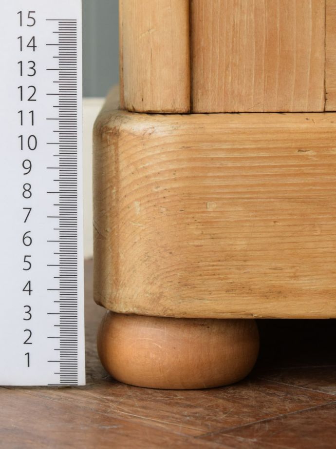 アンティーク家具の脚