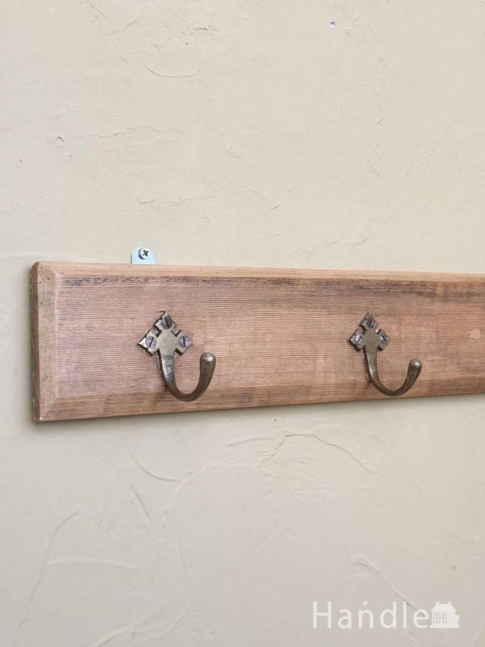 アンティークの壁掛け家具