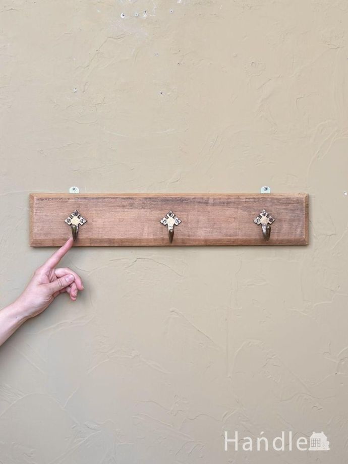 壁を飾るウォールフック