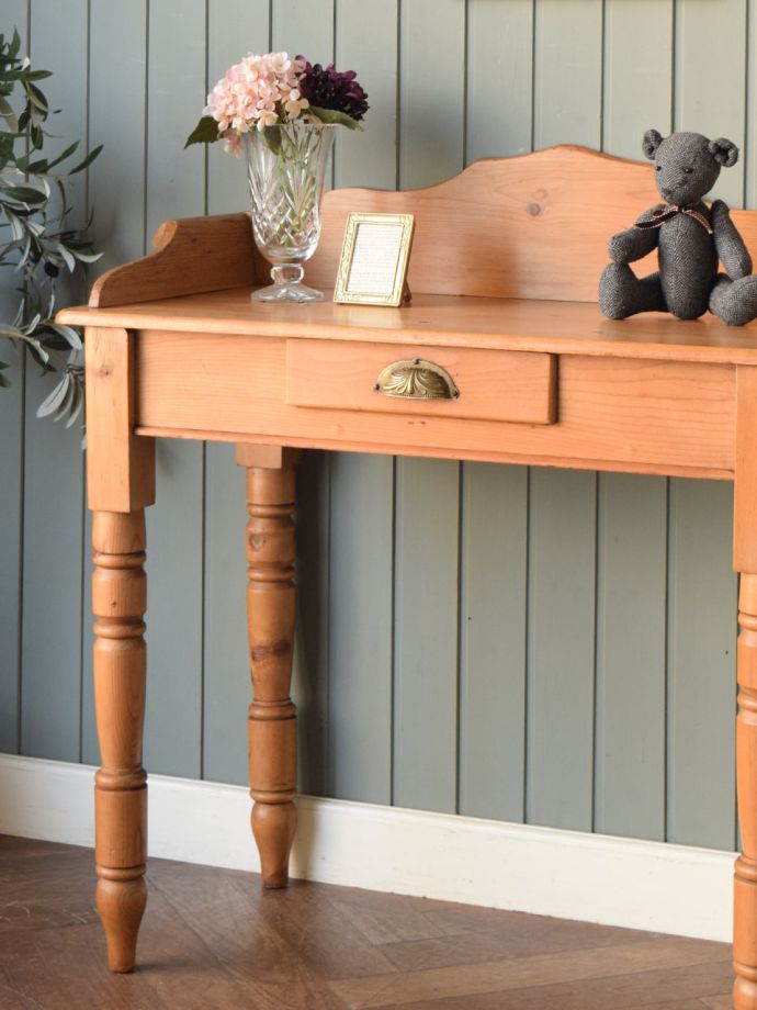 オールドパイン材の木目