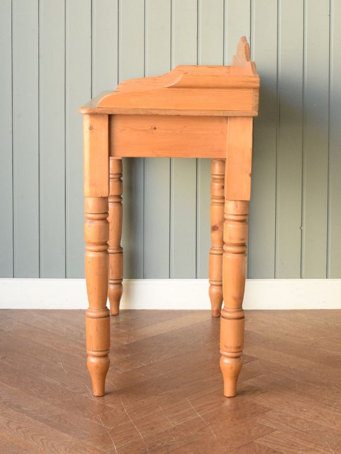 テーブルの側面