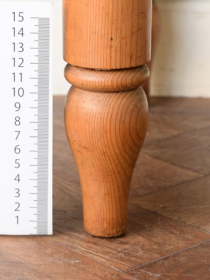 アンティーク家具の脚