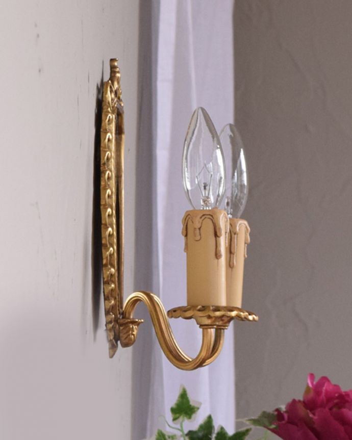 壁付けシャンデリアの側面