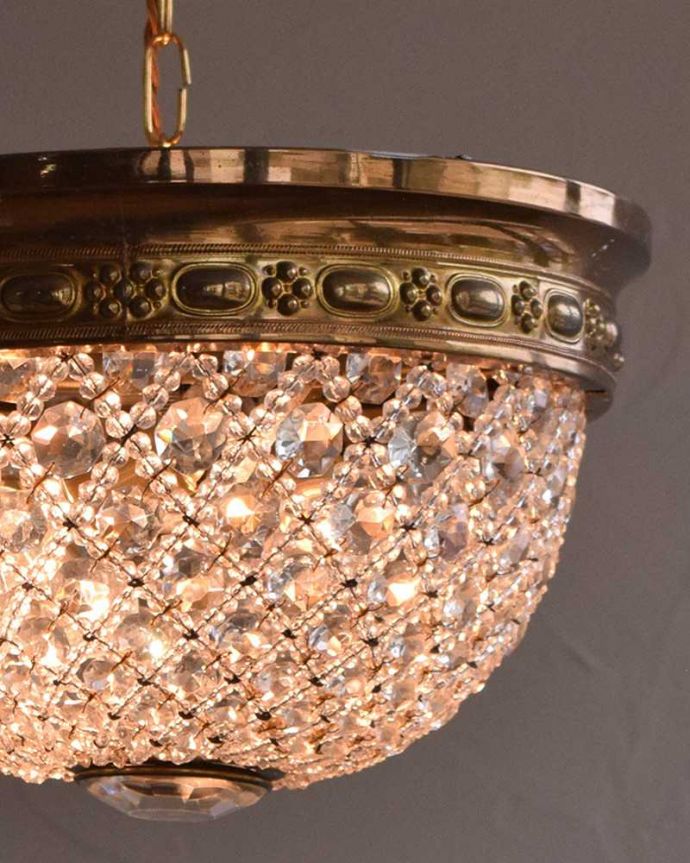 シャンデリア　照明・ライティング　真鍮×ガラスパーツ（３灯）アンティークプチシャンデリア（Ｅ17シャンデリア球付）。アンティークだけが持つ特別感この時代のガラスは現代のものとは成分が違うので輝き方が違います。(h-342-z)