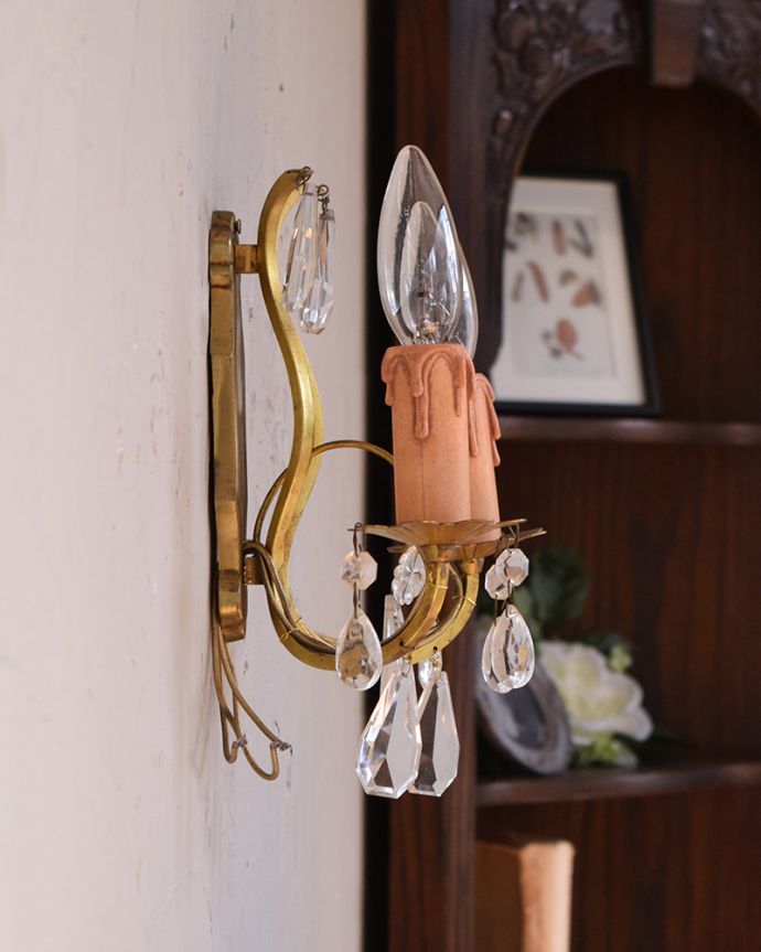壁付けブラケット　照明・ライティング　フランスの壁付けのシャンデリア（2灯）（Ｅ17シャンデリア球付） 。横から見ると･･･壁を彩るシャンデリアは横から見てもステキです。(h-360-z)