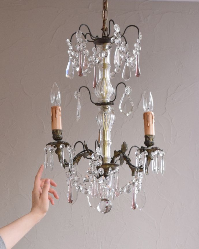 アンティークのガラスシャンデリア