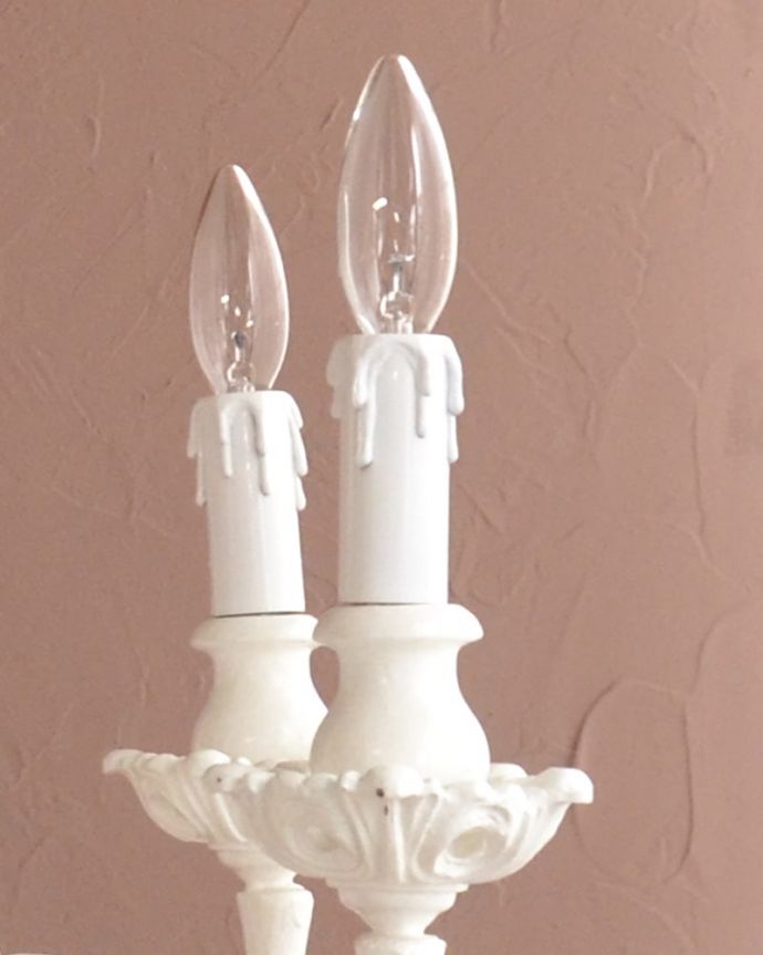 照明・ライティング シャンデリア LEDも使えます口金は100Wまで対応可能ですが、蝋管付きなので白熱球は40W以下がオススメです。(h-384-z)