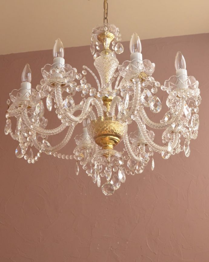 アンティーク調のシャンデリア