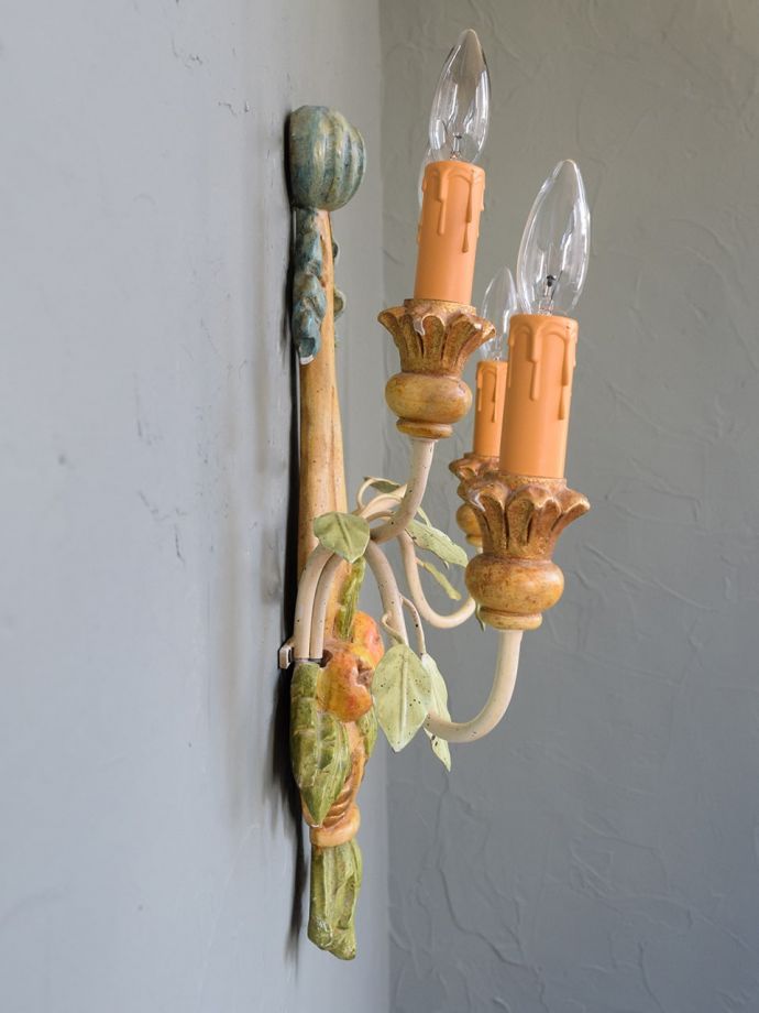 壁付けシャンデリアの側面