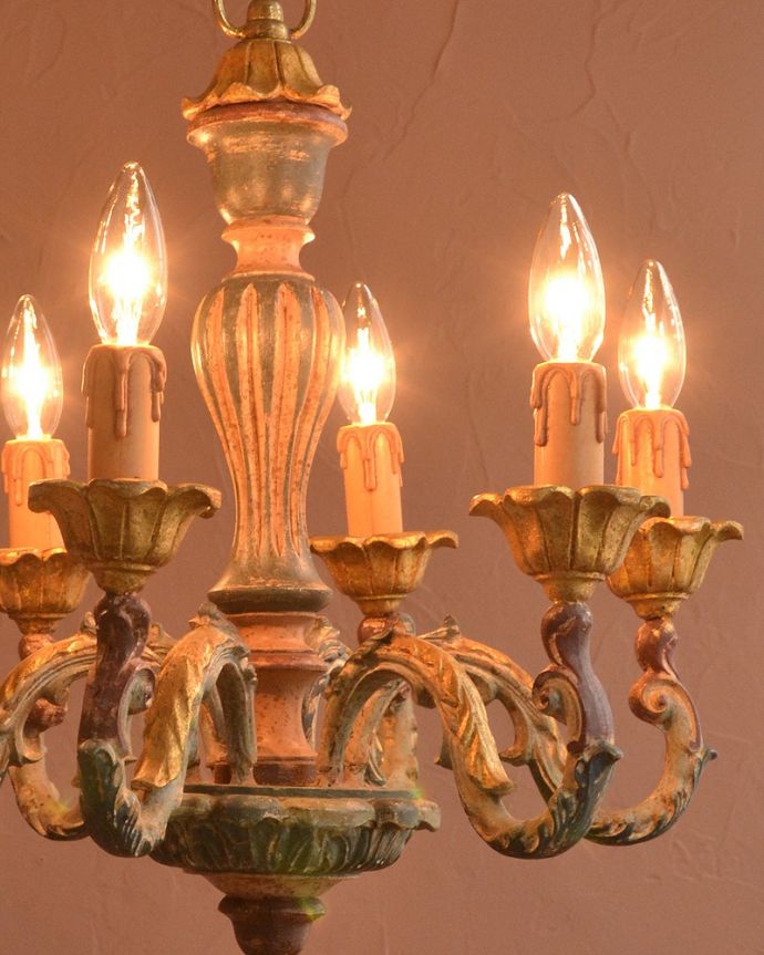 シャンデリア　照明・ライティング　フランスで見つけたアンティーク風のシャンデリア（6灯）（Ｅ17シャンデリア球） 。。(h-391-z)
