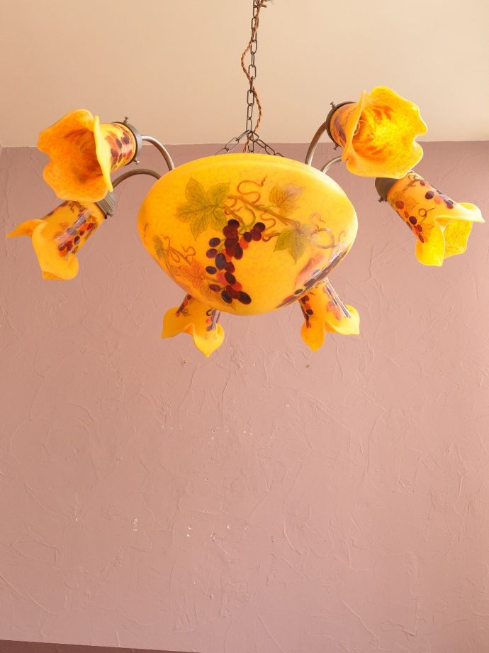 下から見たシャンデリア