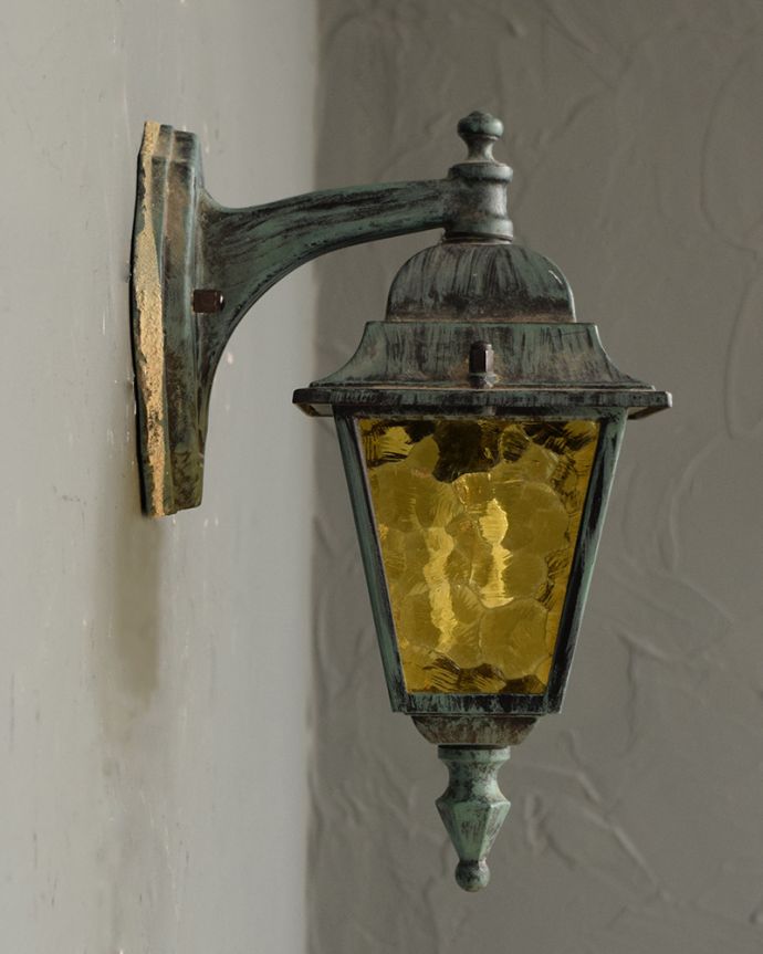 壁付けブラケット　照明・ライティング　壁からオシャレを作ってくれるフランス風のブラケットランプ（E17シャンデリア）。。(h-402-z)