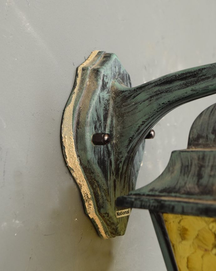 壁付けブラケット　照明・ライティング　壁からオシャレを作ってくれるフランス風のブラケットランプ（E17シャンデリア）。。(h-402-z)