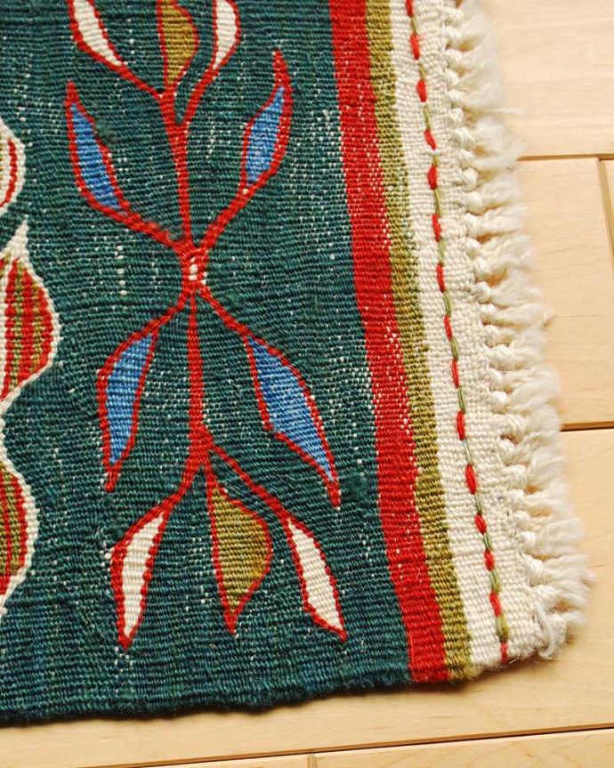 アンティーク 布製の雑貨 アンティーク雑貨 トルコから届いたキリムのテーブルランナー。挿し色効果バツグンの華やかさどこに置いてもパッと目が行っちゃう美しい配色のキリム。(h-411-z)