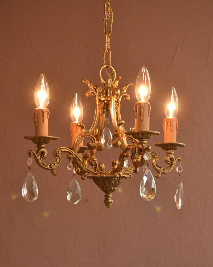 シャンデリア　照明・ライティング　ガラスドロップ×真鍮製アンティークシャンデリア（4灯）（Ｅ17シャンデリア球付） 。。(h-727-z)