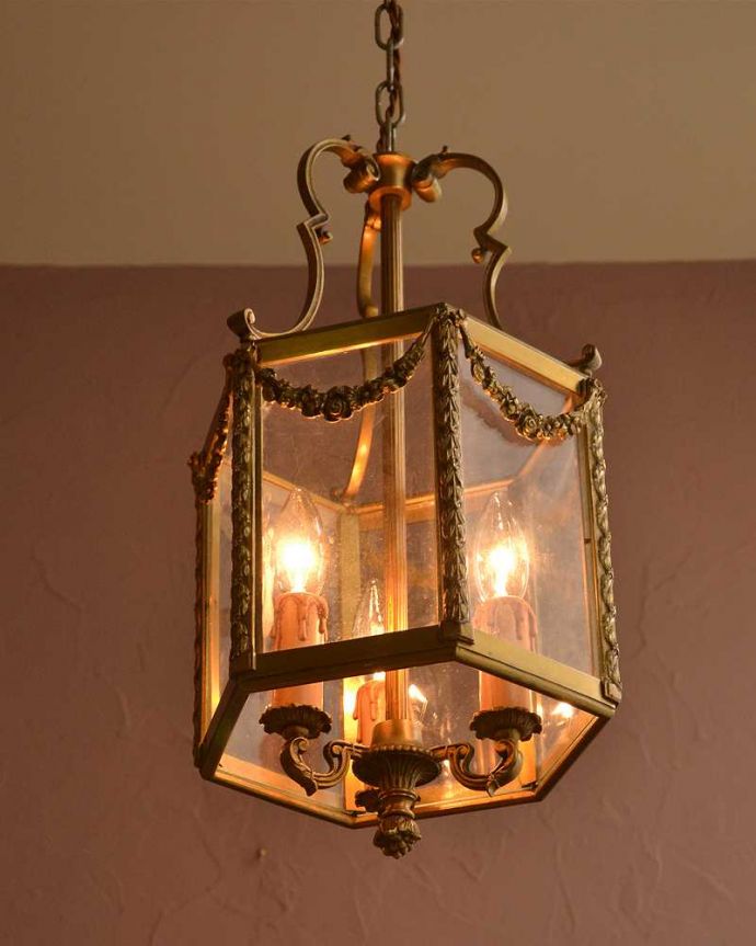 アンティーク照明の美しい灯り