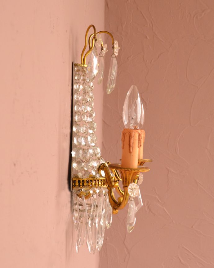 壁付けシャンデリアの側面