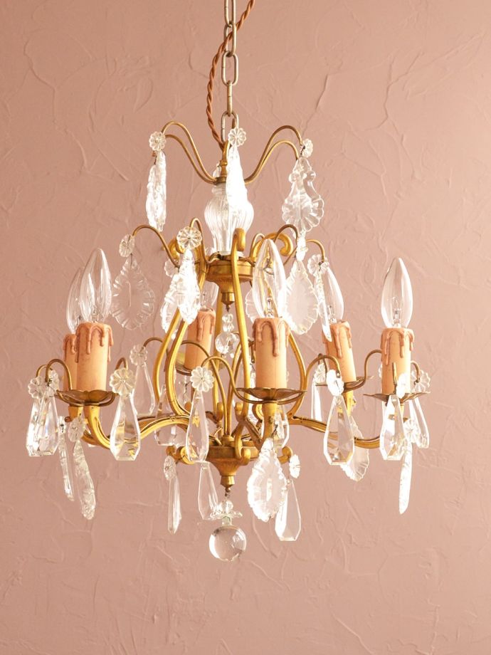 シャンデリアの灯り