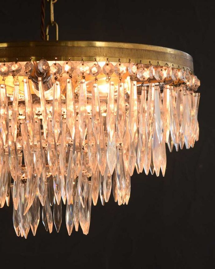 シャンデリア　照明・ライティング　フランスから到着した優雅な美しいアンティークシャンデリア(4灯)(E17シャンデリア球付) 。。(h-748-z)