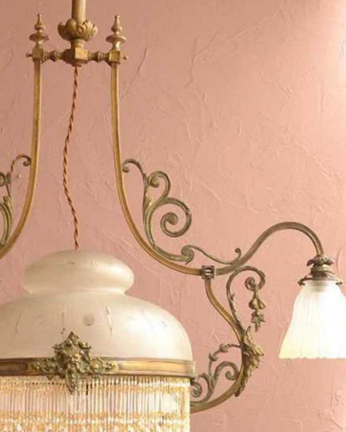 アンティークのシャンデリア