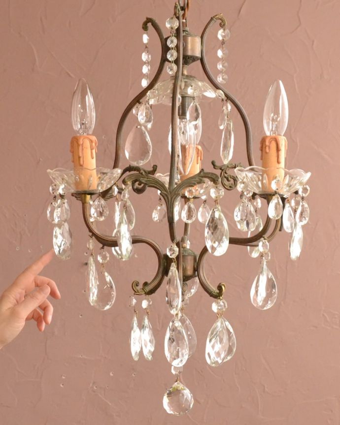 シャンデリア　照明・ライティング　フランスのアンティークシャンデリア（4灯）（Ｅ17シャンデリア球付）。。(h-760-z)