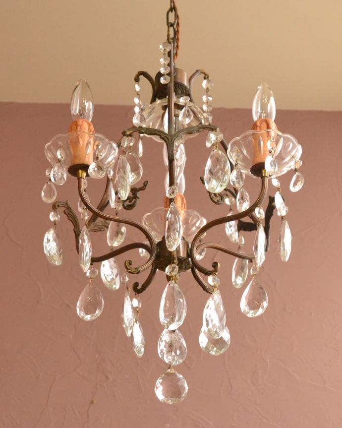 シャンデリア　照明・ライティング　フランスのアンティークシャンデリア（4灯）（Ｅ17シャンデリア球付）。。(h-760-z)