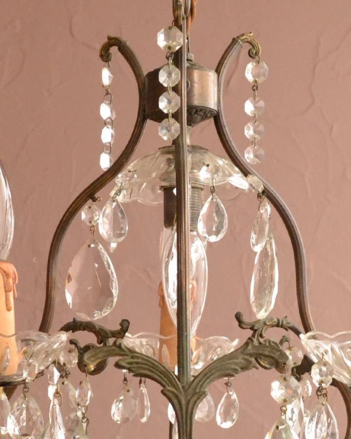 シャンデリア　照明・ライティング　フランスのアンティークシャンデリア（4灯）（Ｅ17シャンデリア球付）。。(h-760-z)