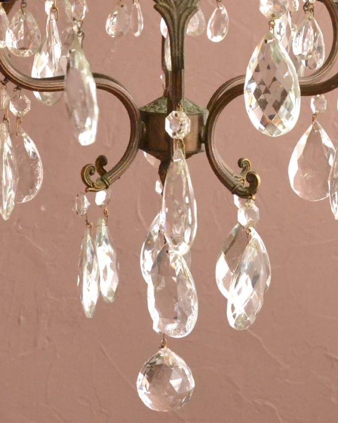 シャンデリア　照明・ライティング　フランスのアンティークシャンデリア（4灯）（Ｅ17シャンデリア球付）。。(h-760-z)