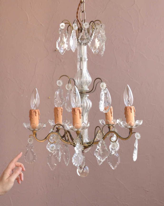 アンティークのガラスシャンデリア