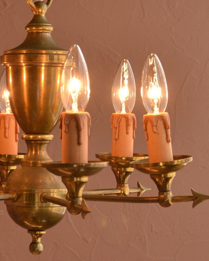 シャンデリア　照明・ライティング　フランスで見つけた真鍮製シャンデリア（6灯）（Ｅ17シャンデリア球付）。。(h-763-z)