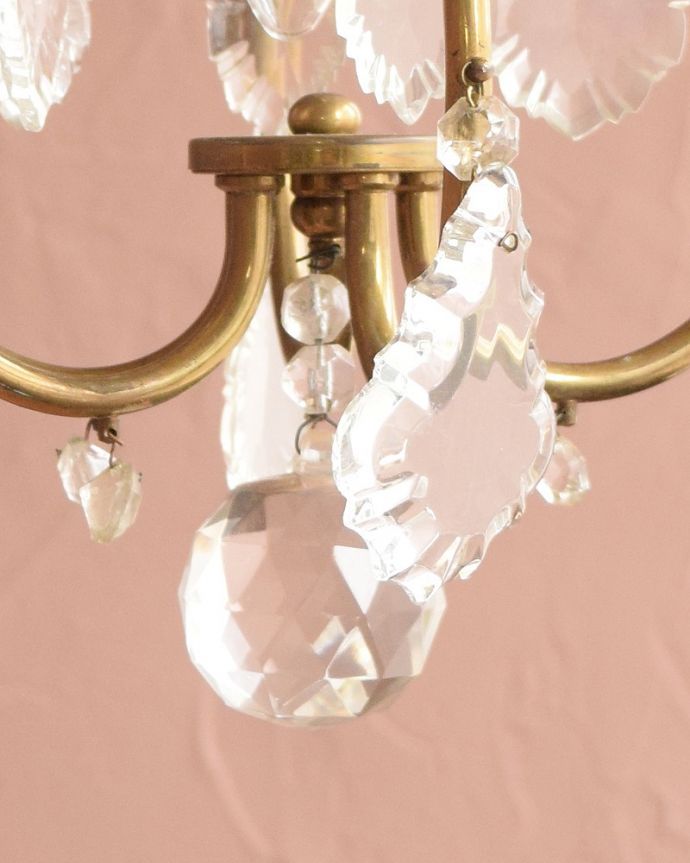 シャンデリア　照明・ライティング　ちょっとめずらしい1灯タイプ、使いやすいE26型のシャンデリア（E26型シャンデリア球付き）。。(h-765-z)