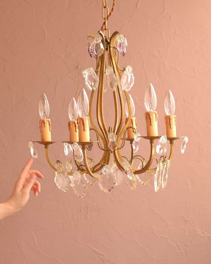 アンティークのガラス付きシャンデリア