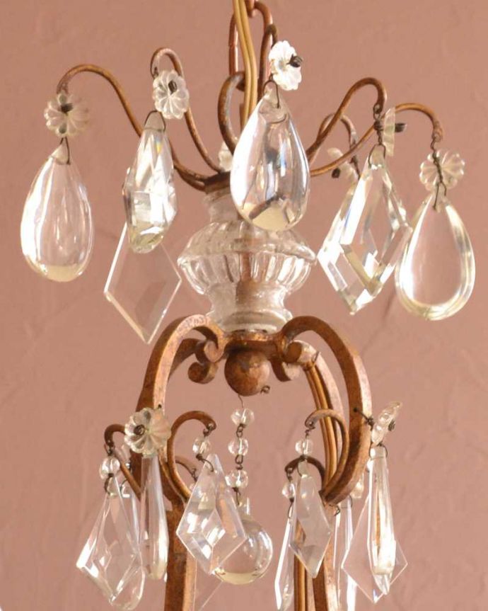 シャンデリアのガラスパーツ