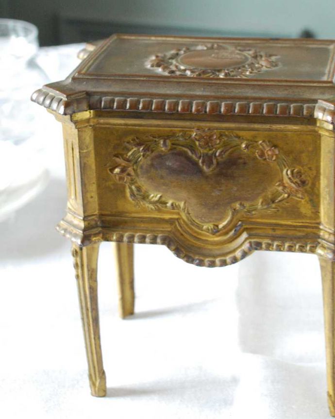 フランスで見つけた真鍮製のアクセサリーケース（ジュエリーケース）(h