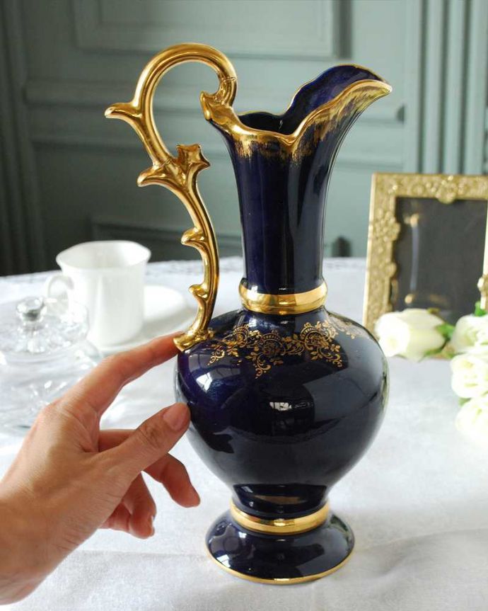 アンティーク 陶磁器の雑貨 アンティーク雑貨 フランスリモージュ(Limoges)コバルトブルーが美しいフラワーベース(花器)。絵になる美しさ何も入れなくても、絵になる美しいフォルム。(h-804-z)