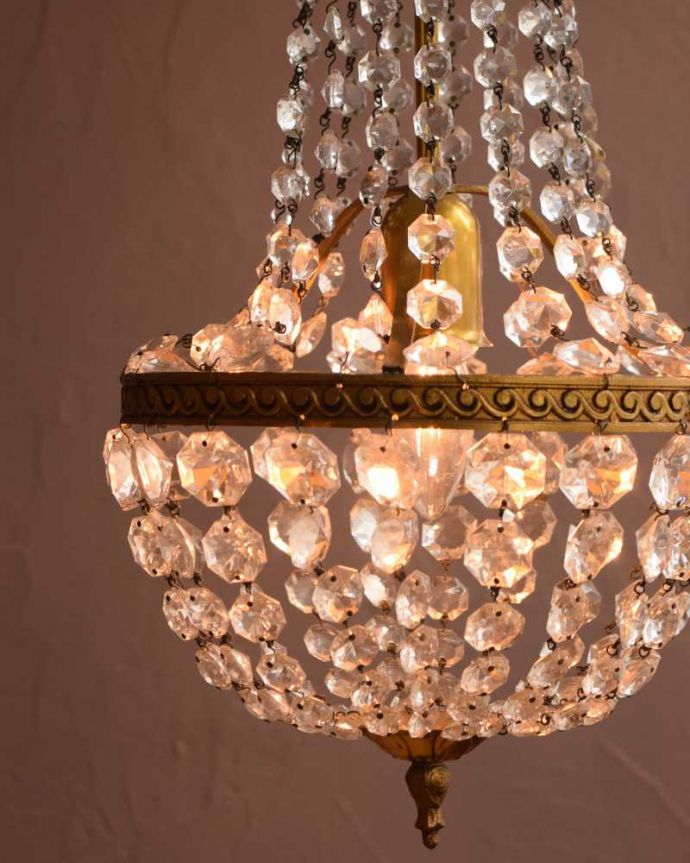 シャンデリアの点灯