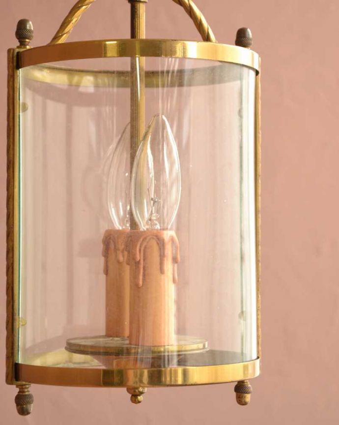 シャンデリア　照明・ライティング　ゴールド色の真鍮がキラっと輝くアンティークのランタンシャンデリア（2灯）（Ｅ17シャンデリア球付） 。。(h-896-z)