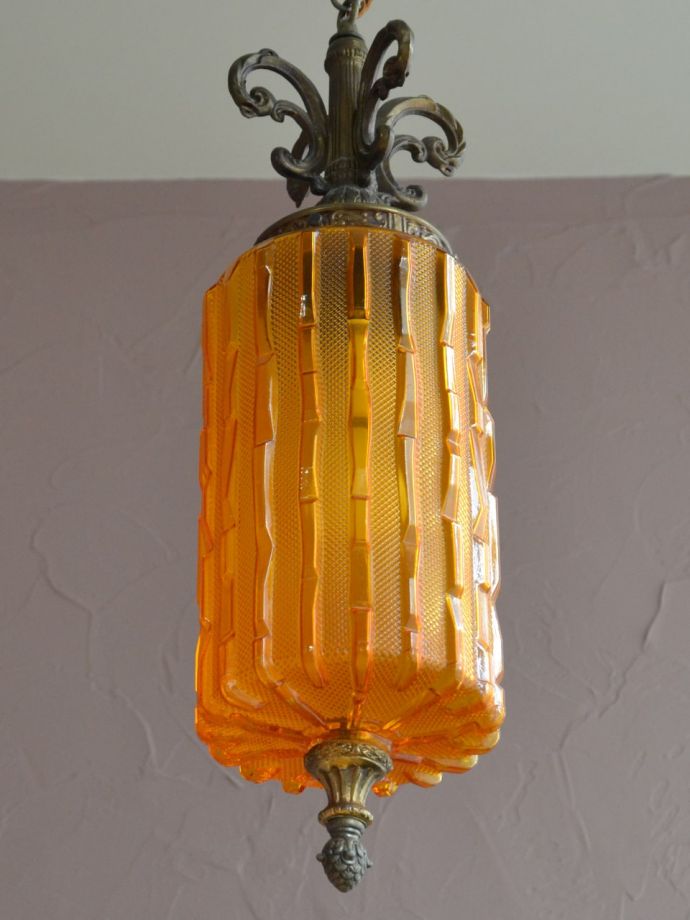 下から見たアンティーク風照明器具