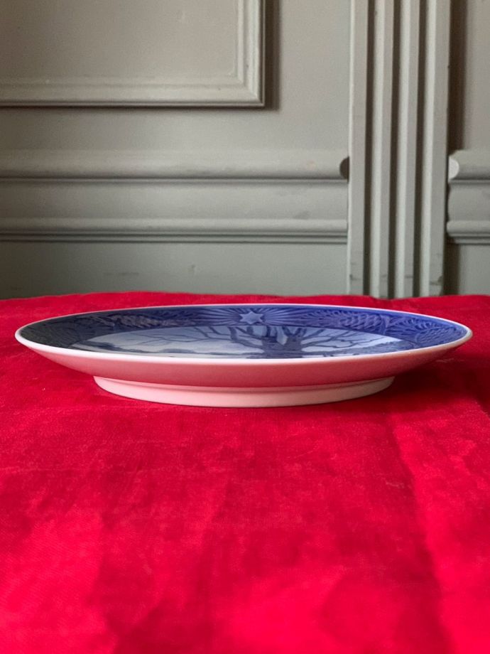 ロイヤルコペンハーゲンの1971年クリスマスイヤープレート（冬の野