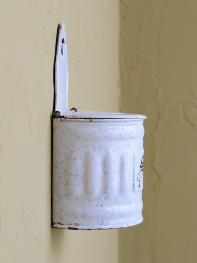 アンティーク雑貨の側面