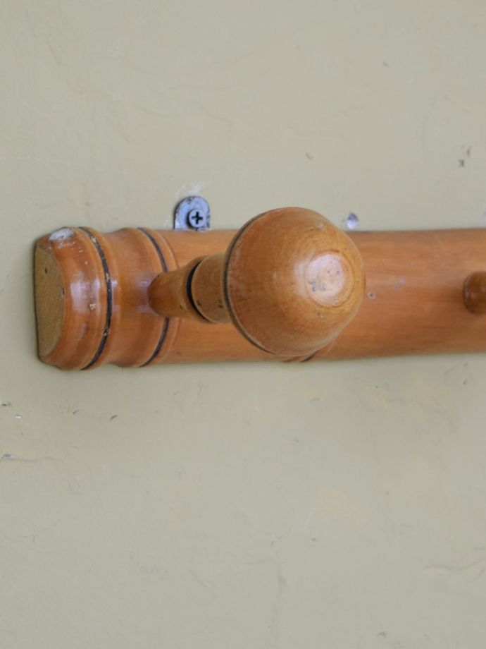 アンティークの壁掛け家具