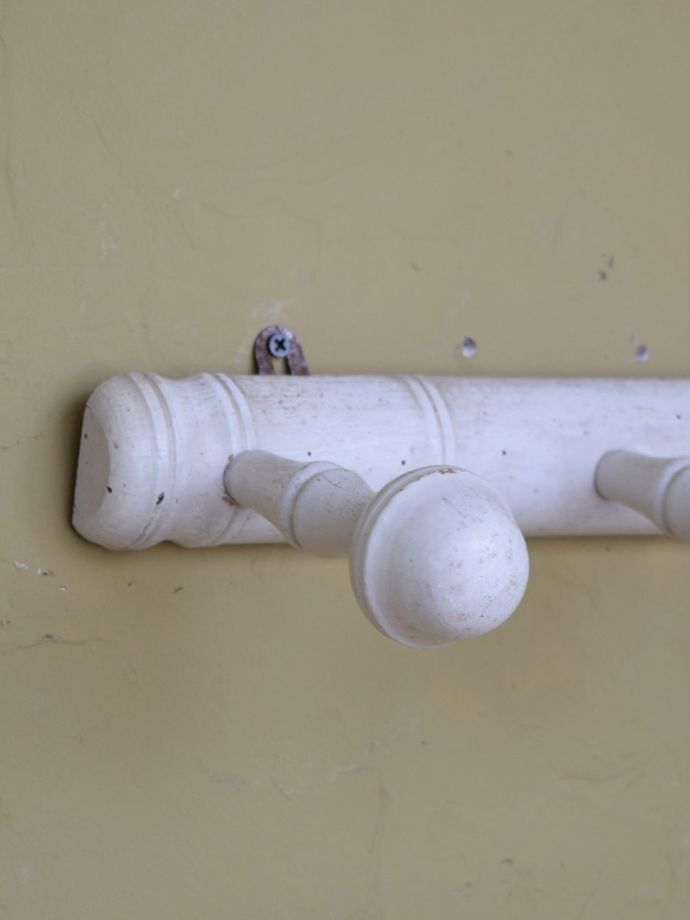 アンティークの壁掛け家具