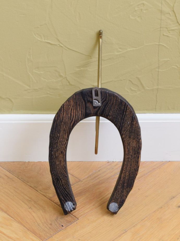 ウォールフックの後ろ姿