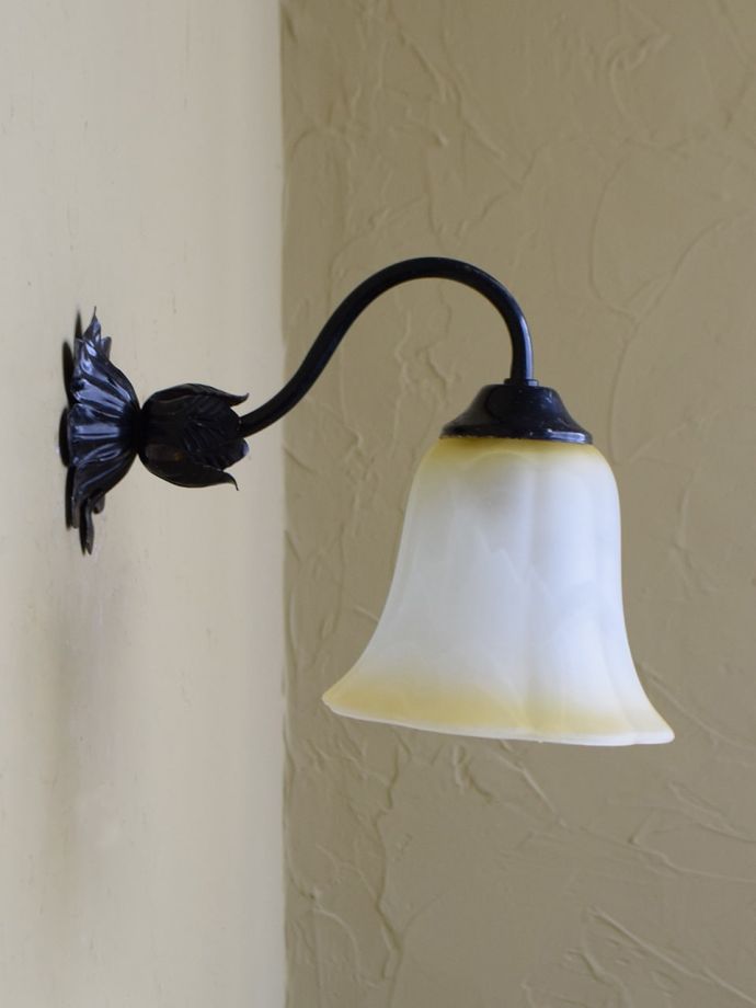 壁付けブラケットの側面