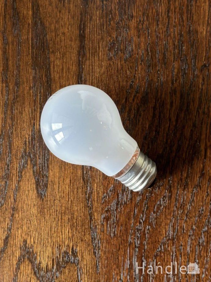 デスクライトの電球