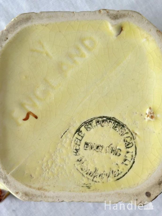 ミルクポットのバックスタンプ